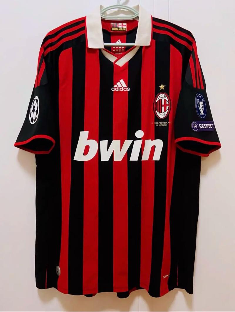 佛罗伦萨主场5-1大胜乌迪内斯，收获本赛季联赛首胜（佛罗伦萨主场5比1横扫乌迪内斯，迎来赛季联赛首胜）