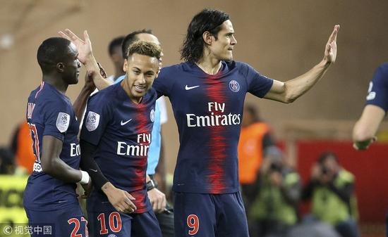 阿莫林抱头无奈！曼联队长补时踢飞空门+2次高射炮 尴尬40射门0球