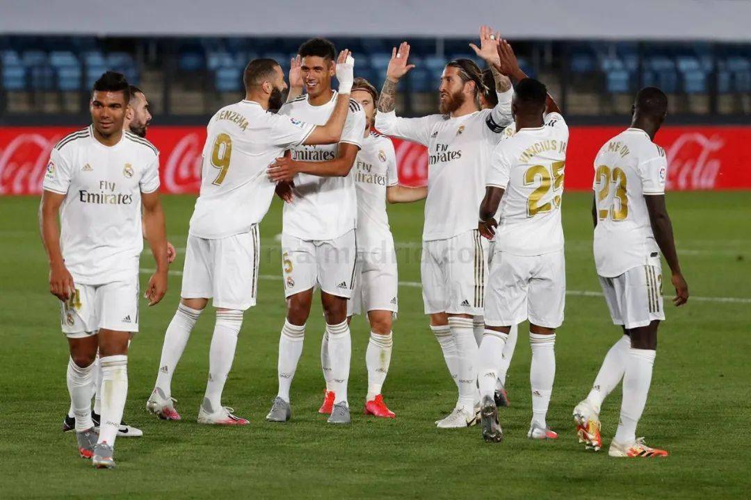 弗兰克：水晶宫体系和曼联相似？不同的球队不能拿来相提并论（弗兰克：别把水晶宫和曼联相提并论，体系各不相同）