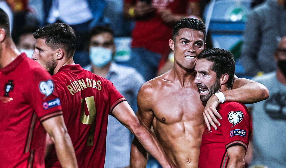 莱万+拉菲尼亚=欧洲最强双人组！合计狂轰46球（莱万携手拉菲尼亚，欧洲最强双星合计攻入46球）