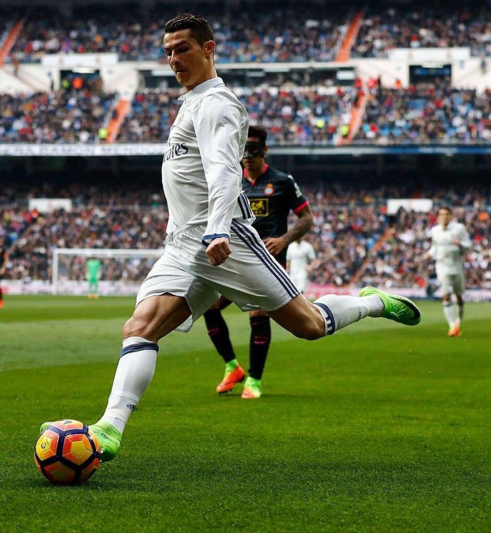 TA：斯通斯今夏不会离开曼城，胡桑诺夫计划留队