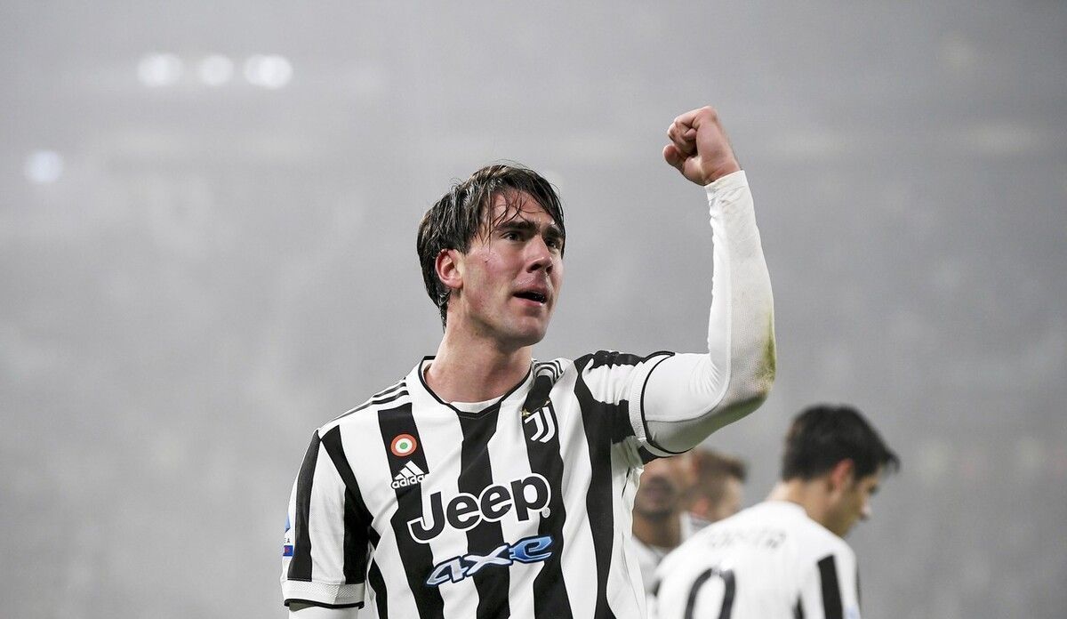 中超半场：加布里埃尔闪击破门，上海海港暂1-0大连英博（中超半场战报：加布里埃尔开场闪击，上海海港半场1-0领先大连英博）