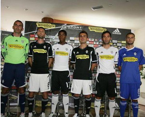 为队友发声，诺阿-朗社媒转发内雷斯捧杯照片并圈了安切洛蒂（诺阿-朗为队友发声：社媒转发内雷斯捧杯照并艾特安切洛蒂）