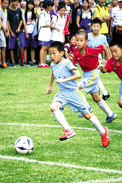 英冠前瞻：伯明翰急于走出不胜阴霾，德比郡客场战绩稳定（英冠前瞻：伯明翰力争摆脱不胜低迷，德比郡客战表现稳健）