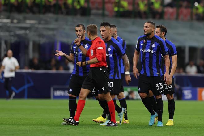 FIFA与博彩公司合作引发球迷抗议