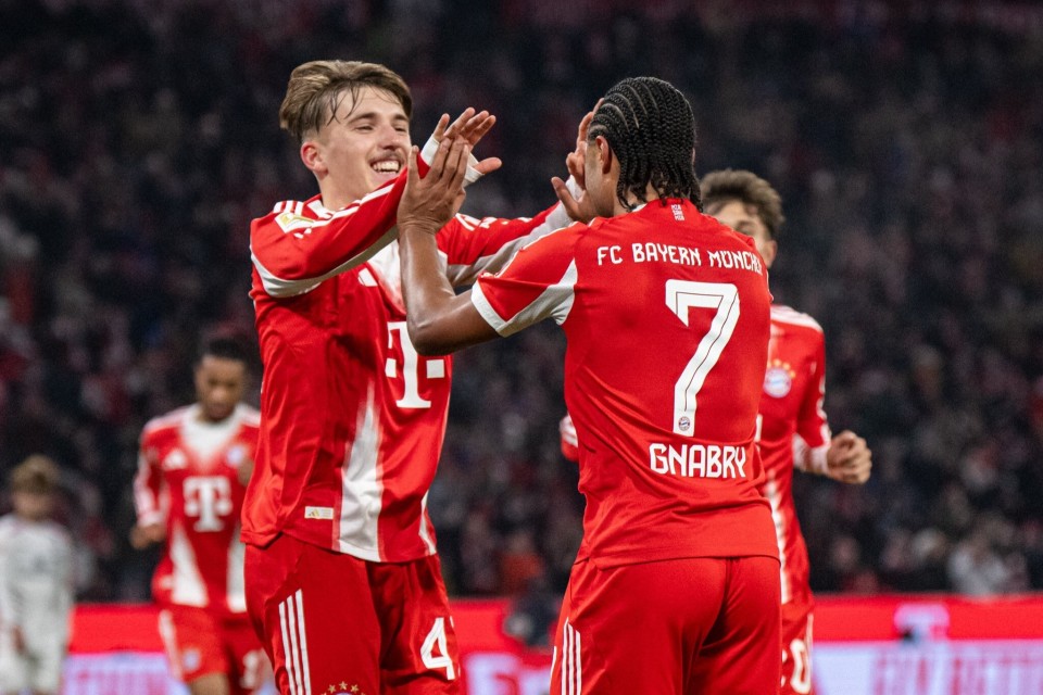 世体：德容与孔德已回国家队报到，其他巴萨球员周二陆续报到