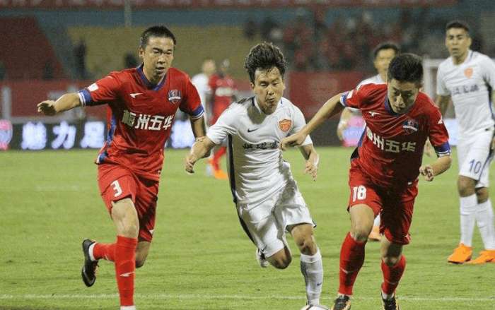 姐姐力挺C罗：他扛着葡萄牙20年，怎么会担心那些批评家？（C罗获姐姐声援：为葡萄牙拼搏20年，岂会在乎批评？）